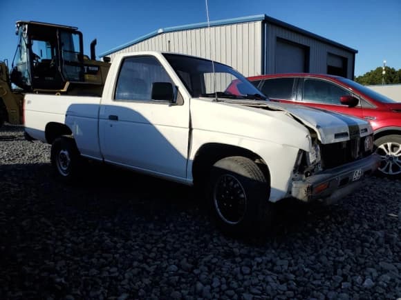 ✅ 1986 Nissan Hardbody E • VIN: JN6ND11S7GW044243 • Lot: 85305035. Listed on Copart with 94,865 mi. Free auction sales archive from the USA and detailed vehicle history report at DreamBid. Image 4.