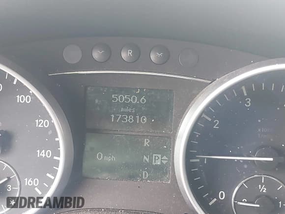 ✅ 2007 Mercedes-Benz M 350 • VIN: 4JGBB86E67A209375 • Lot: 42939008. Listed on IAAI with 173,810 mi. Free auction sales archive from the USA and detailed vehicle history report at DreamBid. Image 7.