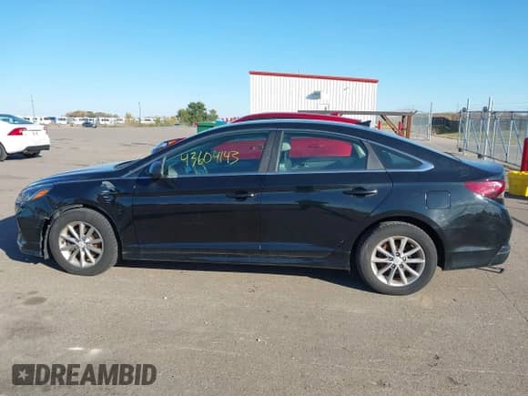 2019 Hyundai Sonata SE z VIN 5NPE24AF2KH731500, wystawiony jako IAAI lot #43604143 z przebiegiem 149 807 mil mil oraz . Historia ofert i sprzedaży dostępna na DreamBid. Obrazek 14.