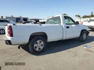 2003 Chevrolet Silverado 1500 z VIN 1GCEC14V03Z105274, wystawiony jako Copart lot #70592284 z przebiegiem 145 652 mil mil oraz Szkoda całkowita • Salvage title. Historia ofert i sprzedaży dostępna na DreamBid. Obrazek 3.