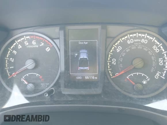 ✅ 2021 Toyota Tacoma SR • VIN: 5TFAX5GN2MX189827 • Lot: 43033956. Wystawiony na IAAI z przebiegiem 66 116 mil. Bezpłatny archiwum sprzedaży aukcyjnych z USA i szczegółowy raport historii pojazdu na DreamBid. Zdjęcie 7.