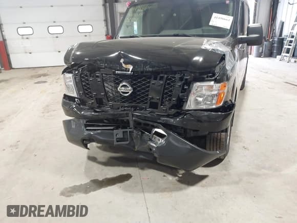 ✅ 2018 Nissan NV Cargo SV • VIN: 1N6BF0KY6JN810843 • Lot: 41498664. Wystawiony na IAAI z przebiegiem 121 072 mil. Bezpłatny archiwum sprzedaży aukcyjnych z USA i szczegółowy raport historii pojazdu na DreamBid. Zdjęcie 6.