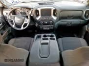 ✅ 2020 Chevrolet Silverado 1500 LT • VIN: 3GCPWCEDXLG294890 • Lot: 90742135. Wystawiony na Copart z przebiegiem Nie podano. Bezpłatny archiwum sprzedaży aukcyjnych z USA i szczegółowy raport historii pojazdu na DreamBid. Zdjęcie 8.