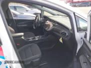 ✅ 2023 Chevrolet Bolt EV 1LT • VIN: 1G1FW6S08P4136509 • Lot: 40968397. Wystawiony na IAAI z przebiegiem 33 383 mil. Bezpłatny archiwum sprzedaży aukcyjnych z USA i szczegółowy raport historii pojazdu na DreamBid. Zdjęcie 5.