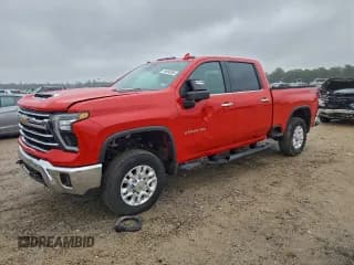 ✅ 2024 Chevrolet Silverado 2500HD LTZ • VIN: 2GC4YPEY6R1111753 • Lot: 95650955. Listed on Copart with 28,073 mi. Free auction sales archive from the USA and detailed vehicle history report at DreamBid. Image 1.