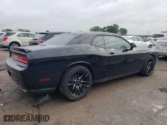 2013 Dodge Challenger R/T Plus z VIN 2C3CDYBT2DH558798, wystawiony jako Copart lot #62364224 z przebiegiem 70 116 mil mil oraz Szkoda całkowita • Salvage title. Historia ofert i sprzedaży dostępna na DreamBid. Obrazek 3.