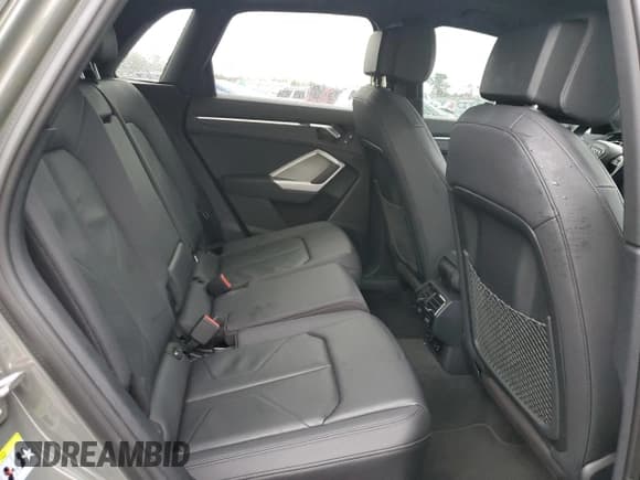 ✅ 2021 Audi Q3 Premium • VIN: WA1AUCF35M1117045 • Lot: 69658452. Wystawiony na Copart z przebiegiem 9 015 mil. Bezpłatny archiwum sprzedaży aukcyjnych z USA i szczegółowy raport historii pojazdu na DreamBid. Zdjęcie 11.
