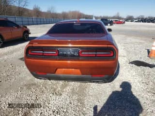 ✅ 2022 Dodge Challenger R/T • VIN: 2C3CDZBT1NH194669 • Lot: 71551462. Wystawiony na Copart z przebiegiem 1 296 mil. Bezpłatny archiwum sprzedaży aukcyjnych z USA i szczegółowy raport historii pojazdu na DreamBid. Zdjęcie 6.