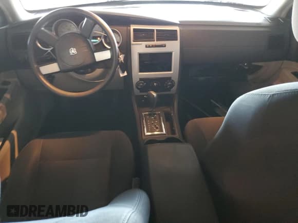 ✅ 2005 Dodge Magnum SE • VIN: 2D4FV48V15H570095 • Lot: 87114115. Wystawiony na Copart z przebiegiem 203 321 mil. Bezpłatny archiwum sprzedaży aukcyjnych z USA i szczegółowy raport historii pojazdu na DreamBid. Zdjęcie 8.