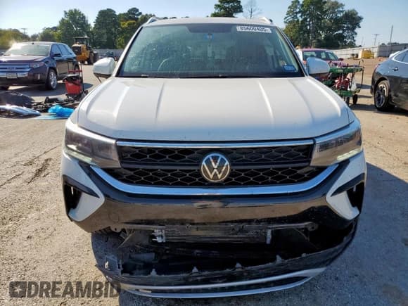 ✅ 2022 Volkswagen Taos SE • VIN: 3VVWX7B26NM089916 • Lot: 85600405. Wystawiony na Copart z przebiegiem 64 225 mil. Bezpłatny archiwum sprzedaży aukcyjnych z USA i szczegółowy raport historii pojazdu na DreamBid. Zdjęcie 5.