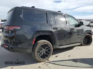 ✅ 2023 Jeep Wagoneer Series II Carbide • VIN: 1C4SJVBP8PS573840 • Lot: 80794803. Wystawiony na Copart z przebiegiem 11 368 mil. Bezpłatny archiwum sprzedaży aukcyjnych z USA i szczegółowy raport historii pojazdu na DreamBid. Zdjęcie 3.