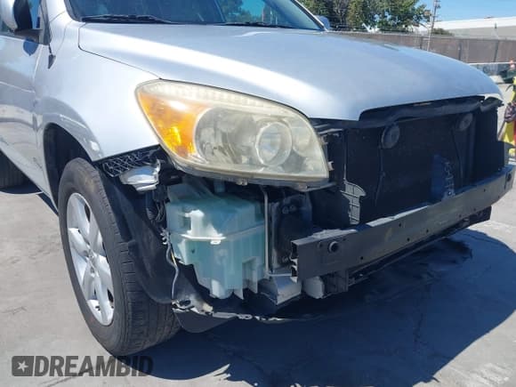 ✅ 2006 Toyota RAV4 Limited • VIN: JTMZK31V265001207 • Lot: 42677270. Wystawiony na IAAI z przebiegiem 176 761 mil. Bezpłatny archiwum sprzedaży aukcyjnych z USA i szczegółowy raport historii pojazdu na DreamBid. Zdjęcie 20.