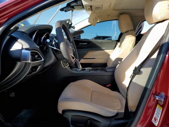 ✅ 2017 Jaguar XE 25t • VIN: SAJAR4BG9HA970397 • Lot: 90651435. Listed on Copart with 101,933 mi. Free auction sales archive from the USA and detailed vehicle history report at DreamBid. Image 7.