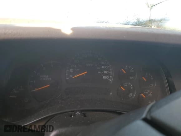 ✅ 2003 Chevrolet Silverado 2500HD LS • VIN: 1GCHK29143E359489 • Lot: 82926934. Wystawiony na Copart z przebiegiem Nie podano. Bezpłatny archiwum sprzedaży aukcyjnych z USA i szczegółowy raport historii pojazdu na DreamBid. Zdjęcie 9.