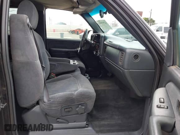 ✅ 2001 Chevrolet Silverado 1500 LT • VIN: 1GCEC19T91Z130663 • Lot: 42393510. Wystawiony na IAAI z przebiegiem 172 128 mil mil. Skorzystaj z bezpłatnego archiwum sprzedaży aukcyjnych z USA i zobacz szczegółowy raport historii pojazdu na DreamBid. Zdjęcie 5.