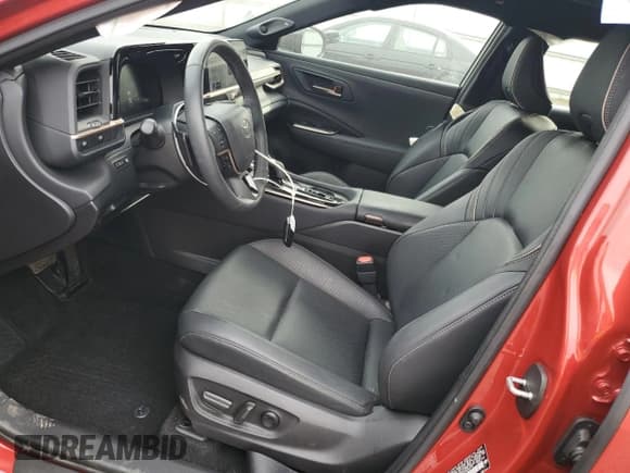 ✅ 2024 Toyota Crown Platinum • VIN: JTDAFAAF7R3008975 • Lot: 72038765. Wystawiony na Copart z przebiegiem 6 432 mil. Bezpłatny archiwum sprzedaży aukcyjnych z USA i szczegółowy raport historii pojazdu na DreamBid. Zdjęcie 7.