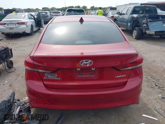 2017 Hyundai Elantra Limited с VIN KMHD84LF8HU127418, выставлен на аукционе IAAI как лот 43094172 с пробегом 121 455 миль миль и . История ставок и продаж доступна на DreamBid. Изображение 16.