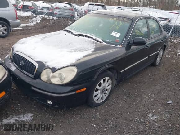 2004 Hyundai Sonata GLS z VIN KMHWF35H24A935458, wystawiony jako IAAI lot #41415003 z przebiegiem Nie podano mil oraz . Historia ofert i sprzedaży dostępna na DreamBid. Obrazek 2.