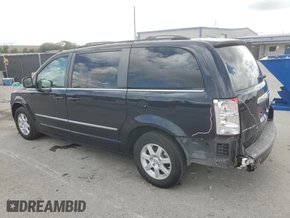 ✅ 2010 Chrysler Town & Country Touring Plus • VIN: 2A4RR8D18AR442802 • Lot: 89899685. Wystawiony na Copart z przebiegiem 149 651 mil. Bezpłatny archiwum sprzedaży aukcyjnych z USA i szczegółowy raport historii pojazdu na DreamBid. Zdjęcie 2.