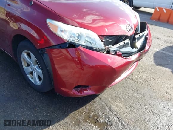 ✅ 2014 Toyota Sienna LE • VIN: 5TDKK3DC0ES414683 • Lot: 43707898. Listed on IAAI with 112,609 mi. Free auction sales archive from the USA and detailed vehicle history report at DreamBid. Image 18.