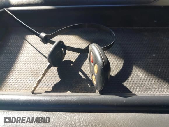 ✅ 2003 Chevrolet Silverado 2500HD LT • VIN: 1GCHK29G03E172190 • Lot: 43526942. Wystawiony na IAAI z przebiegiem 175 123 mil. Bezpłatny archiwum sprzedaży aukcyjnych z USA i szczegółowy raport historii pojazdu na DreamBid. Zdjęcie 11.