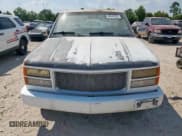 ✅ 1990 GMC Sierra 1500 • VIN: 1GTDC14Z1LZ545163 • Lot: 80943525. Wystawiony na Copart z przebiegiem 181 256 mil. Bezpłatny archiwum sprzedaży aukcyjnych z USA i szczegółowy raport historii pojazdu na DreamBid. Zdjęcie 5.