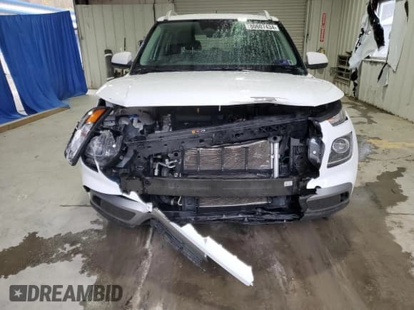 ✅ 2024 Hyundai Venue SEL • VIN: KMHRC8A30RU291915 • Lot: 80607434. Listed on Copart with 11,778 mi. Free auction sales archive from the USA and detailed vehicle history report at DreamBid. Image 5.