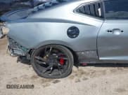 ✅ 2020 Chevrolet Camaro 2SS • VIN: 1G1FG1R71L0114890 • Lot: 41730158. Wystawiony na IAAI z przebiegiem Nie podano. Bezpłatny archiwum sprzedaży aukcyjnych z USA i szczegółowy raport historii pojazdu na DreamBid. Zdjęcie 6.