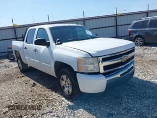 ✅ 2011 Chevrolet Silverado 1500 LS • VIN: 3GCPCREA8BG306695 • Lot: 41987703. Wystawiony na IAAI z przebiegiem 166 758 mil. Bezpłatny archiwum sprzedaży aukcyjnych z USA i szczegółowy raport historii pojazdu na DreamBid. Zdjęcie 1.