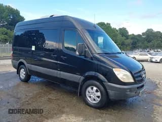 ✅ 2011 Mercedes-Benz Sprinter Passenger • VIN: WDZPE7CC7B5571800 • Lot: 42748850. Wystawiony na IAAI z przebiegiem 78 243 mil. Bezpłatny archiwum sprzedaży aukcyjnych z USA i szczegółowy raport historii pojazdu na DreamBid. Zdjęcie 1.
