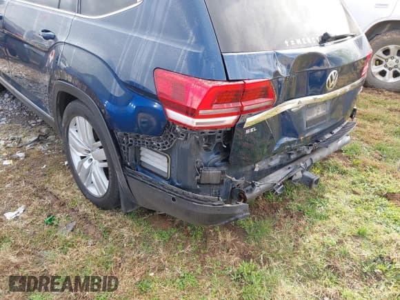 ✅ 2018 Volkswagen Atlas SEL Premium • VIN: 1V2NR2CA5JC514940 • Lot: 43771126. Listed on IAAI with 120,189 mi. Free auction sales archive from the USA and detailed vehicle history report at DreamBid. Image 18.