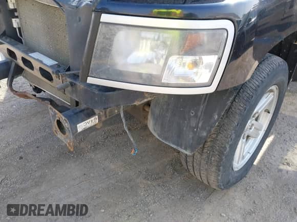 2008 Dodge Dakota z VIN 1D7HW32K88S592237, wystawiony jako IAAI lot #42279584 z przebiegiem 110 610 mil mil oraz . Historia ofert i sprzedaży dostępna na DreamBid. Obrazek 14.