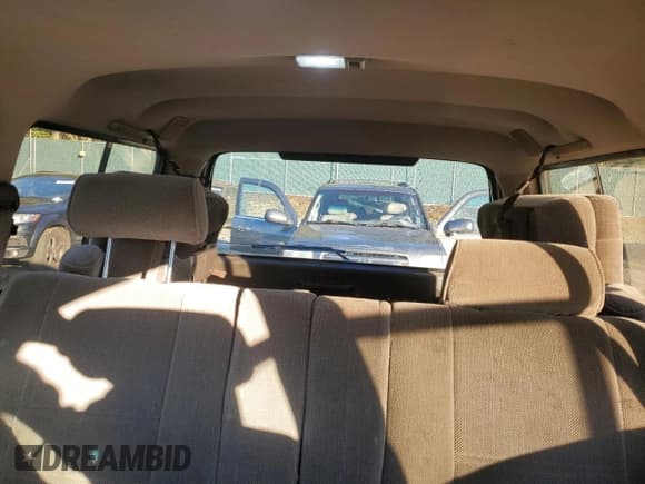 ✅ 1994 Toyota Land Cruiser • VIN: JT3DJ81W3R0089015 • Lot: 42373345. Listed on Copart with 245,466 mi. Free auction sales archive from the USA and detailed vehicle history report at DreamBid. Image 10.