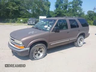 ✅ 2000 Chevrolet Blazer LS • VIN: 1GNCS13W0Y2262721 • Lot: 42538224. Wystawiony na IAAI z przebiegiem Nie podano. Bezpłatny archiwum sprzedaży aukcyjnych z USA i szczegółowy raport historii pojazdu na DreamBid. Zdjęcie 2.