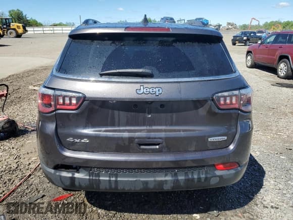 ✅ 2019 Jeep Compass Latitude • VIN: 3C4NJDBB8KT813956 • Lot: 55733235. Wystawiony na Copart z przebiegiem 147 793 mil. Bezpłatny archiwum sprzedaży aukcyjnych z USA i szczegółowy raport historii pojazdu na DreamBid. Zdjęcie 6.