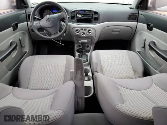 2010 Hyundai Accent GS z VIN KMHCM3AC4AU162134, wystawiony jako Copart lot #75884324 z przebiegiem 71 212 mil mil oraz Szkoda całkowita • Salvage title. Historia ofert i sprzedaży dostępna na DreamBid. Obrazek 8.