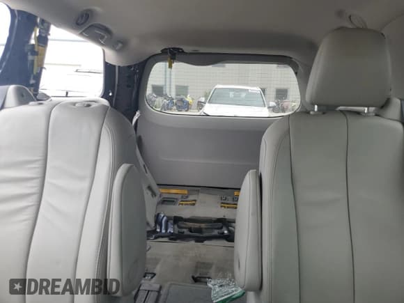 ✅ 2013 Toyota Sienna XLE • VIN: 5TDDK3DC3DS057104 • Lot: 60724595. Wystawiony na Copart z przebiegiem 172 019 mil. Bezpłatny archiwum sprzedaży aukcyjnych z USA i szczegółowy raport historii pojazdu na DreamBid. Zdjęcie 10.