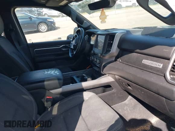 2019 Ram 1500 Big Horn с VIN 1C6SRFFT1KN762348, выставлен на аукционе IAAI как лот 43050484 с пробегом 98 000 миль миль и . История ставок и продаж доступна на DreamBid. Изображение 5.