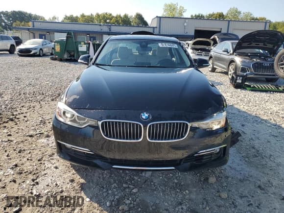 ✅ 2015 BMW 3 Series 328i xDrive • VIN: WBA3B3C50FF548891 • Лот: 84816605. Опубликован ранее на Copart с пробегом 41 631 миль. Бесплатный доступ к архиву аукционных продаж из США и подробный отчёт об истории автомобиля на DreamBid. Изображение 5.