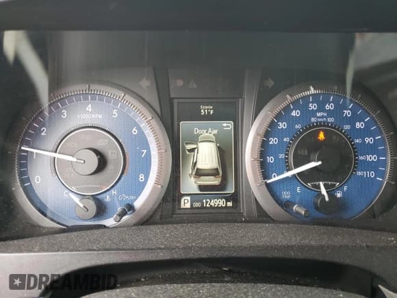 ✅ 2017 Toyota Sienna XLE • VIN: 5TDYZ3DC1HS827917 • Lot: 90220885. Wystawiony na Copart z przebiegiem 124 990 mil. Bezpłatny archiwum sprzedaży aukcyjnych z USA i szczegółowy raport historii pojazdu na DreamBid. Zdjęcie 9.