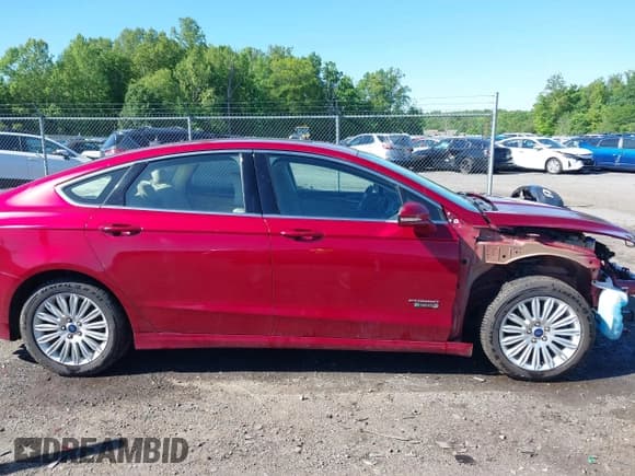 ✅ 2016 Ford Fusion SE Luxury • VIN: 3FA6P0PU1GR403466 • Lot: 42179593. Wystawiony na IAAI z przebiegiem 127 296 mil. Bezpłatny archiwum sprzedaży aukcyjnych z USA i szczegółowy raport historii pojazdu na DreamBid. Zdjęcie 12.