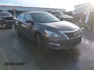 ✅ 2015 Nissan Altima S • VIN: 1N4AL3AP4FN922670 • Lot: 43771603. Listed on IAAI with 146,323 mi. Free auction sales archive from the USA and detailed vehicle history report at DreamBid. Image 1.