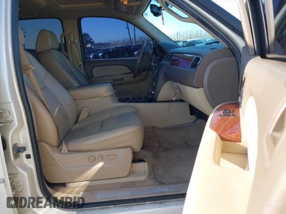 ✅ 2008 GMC Yukon SLT 4SB • VIN: 1GKFK13058R176138 • Лот: 41816039. Опубликован ранее на IAAI с пробегом 199 426 миль. Бесплатный доступ к архиву аукционных продаж из США и подробный отчёт об истории автомобиля на DreamBid. Изображение 5.