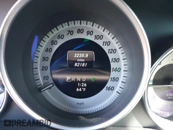 ✅ 2013 Mercedes-Benz C 250 Sport • VIN: WDDGF4HB9DA873732 • Lot: 41755981. Wystawiony na IAAI z przebiegiem 82 181 mil. Bezpłatny archiwum sprzedaży aukcyjnych z USA i szczegółowy raport historii pojazdu na DreamBid. Zdjęcie 15.