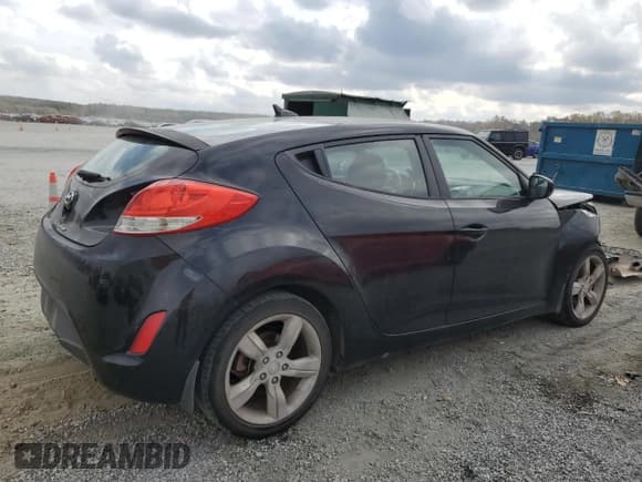 ✅ 2014 Hyundai Veloster • VIN: KMHTC6AD8EU185046 • Lot: 78541194. Wystawiony na Copart z przebiegiem 138 884 mil. Bezpłatny archiwum sprzedaży aukcyjnych z USA i szczegółowy raport historii pojazdu na DreamBid. Zdjęcie 3.