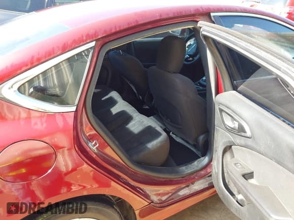 ✅ 2015 Chrysler 200 Limited • VIN: 1C3CCCAB0FN635158 • Lot: 43517278. Listed on IAAI with 211,117 mi. Free auction sales archive from the USA and detailed vehicle history report at DreamBid. Image 8.