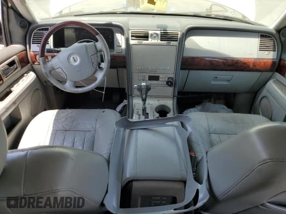 ✅ 2005 Lincoln Navigator Luxury • VIN: 5LMFU27555LJ22198 • Лот: 59389675. Опубликован ранее на Copart с пробегом Не указан. Бесплатный доступ к архиву аукционных продаж из США и подробный отчёт об истории автомобиля на DreamBid. Изображение 8.