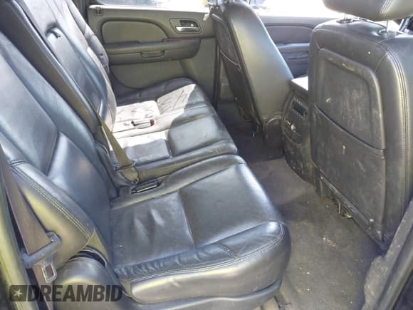 ✅ 2011 Chevrolet Suburban LTZ • VIN: 1GNSKKE3XBR233634 • Лот: 43359509. Опубликован ранее на IAAI с пробегом 240 336 миль. Бесплатный доступ к архиву аукционных продаж из США и подробный отчёт об истории автомобиля на DreamBid. Изображение 8.