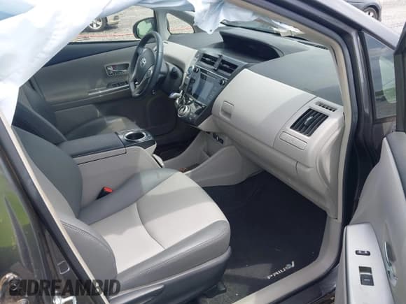 ✅ 2017 Toyota Prius Two • VIN: JTDZN3EU8HJ073161 • Lot: 42912926. Listed on IAAI with 104,562 mi. Free auction sales archive from the USA and detailed vehicle history report at DreamBid. Image 5.