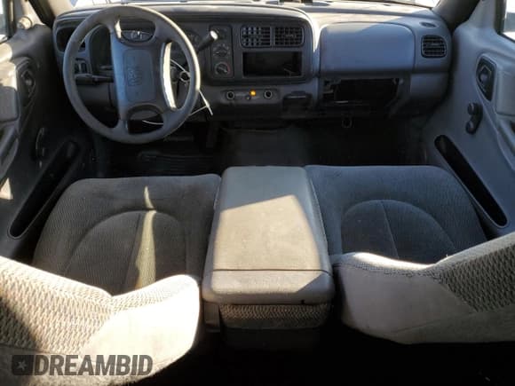 ✅ 1999 Dodge Dakota SLT • VIN: 1B7GL22X5XS321879 • Lot: 84015834. Wystawiony na Copart z przebiegiem 210 252 mil. Bezpłatny archiwum sprzedaży aukcyjnych z USA i szczegółowy raport historii pojazdu na DreamBid. Zdjęcie 8.